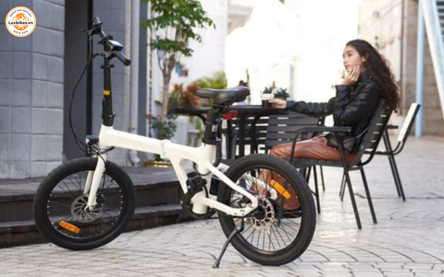 So sánh xe đạp trợ lực trục giữa và xe đạp trợ lực trục sau